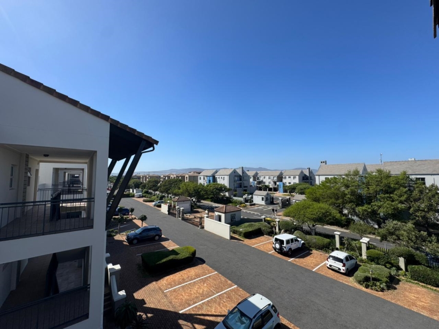 To Let 2 Bedroom Property for Rent in Royal Ascot Western Cape